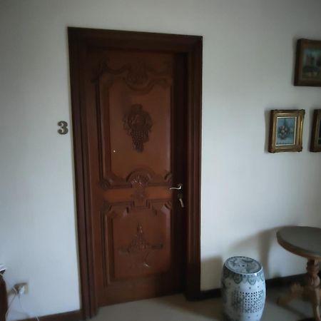 Tirto 27 Homestay Jogjakarta Buitenkant foto