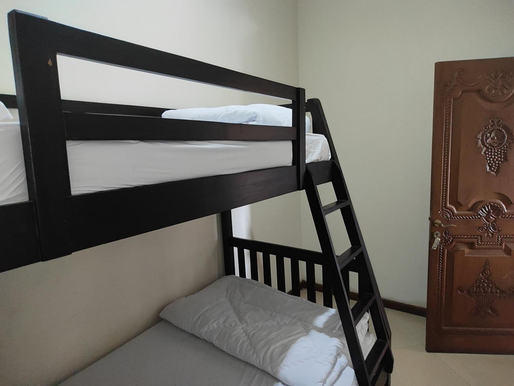 Tirto 27 Homestay Jogjakarta Buitenkant foto
