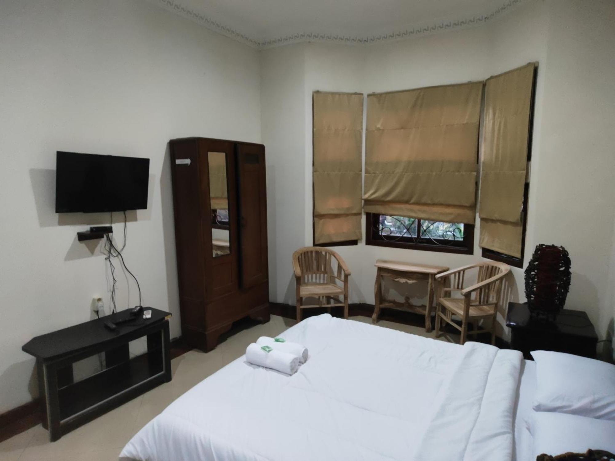 Tirto 27 Homestay Jogjakarta Buitenkant foto